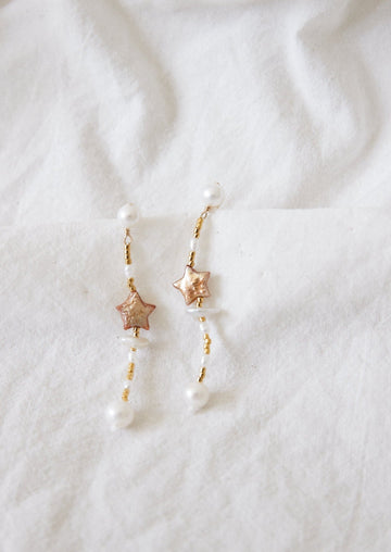 Shooting star gold pearl earrings - Alyssa