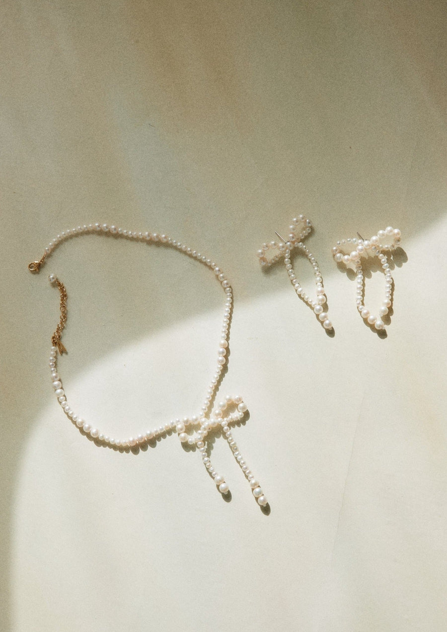 pearl bow necklace - Alyssa