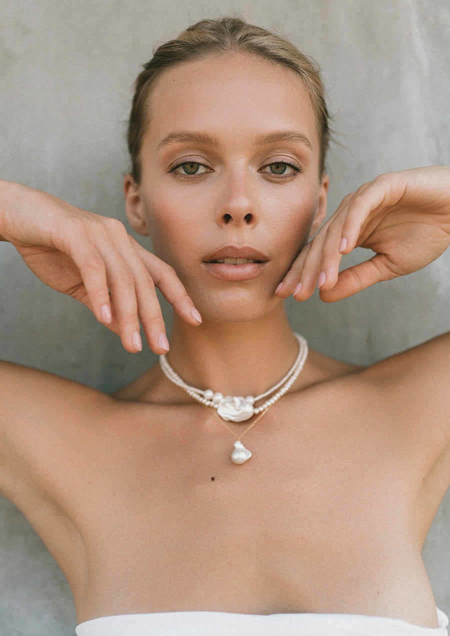 baroque teardrop pendant necklace - Alyssa